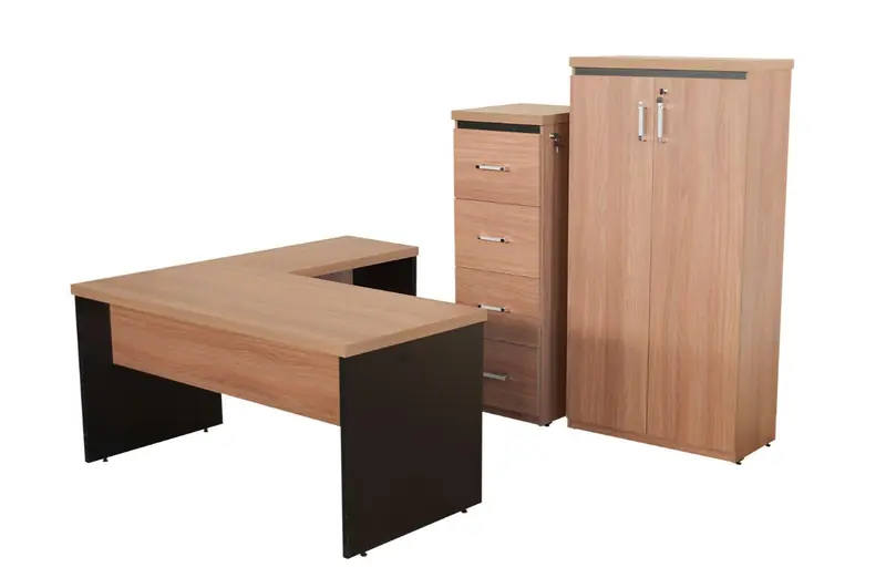 Conjunto de mesa, gaveteiro e armário alto